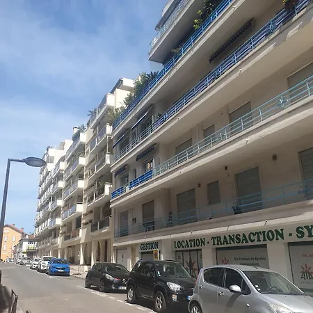 Apartment Le Versailles 4 Prs Cosy Carre D Or